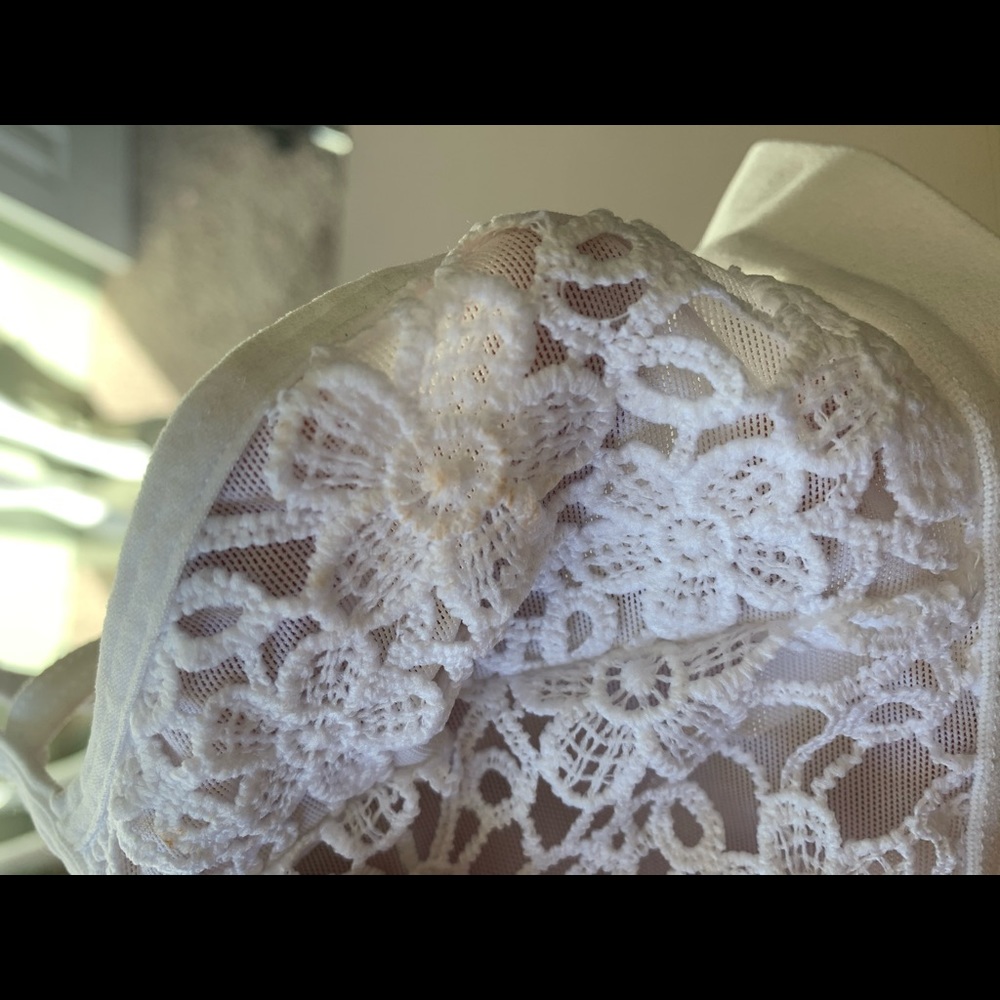 Lace Brallette - Picture 5 of 5